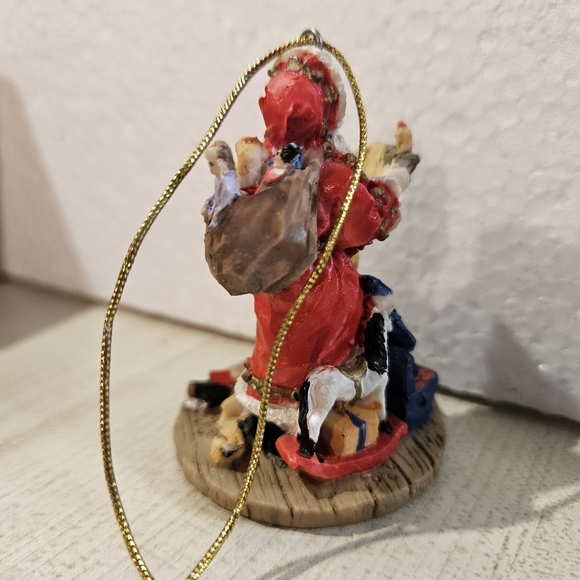 Polystone Santa Ornament - Picture 5 of 8